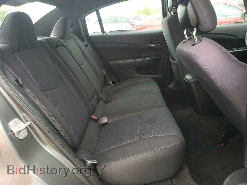 2013 Chrysler 200 (VIN 1C3CCBAG8DN738590) — фото 10 из 13