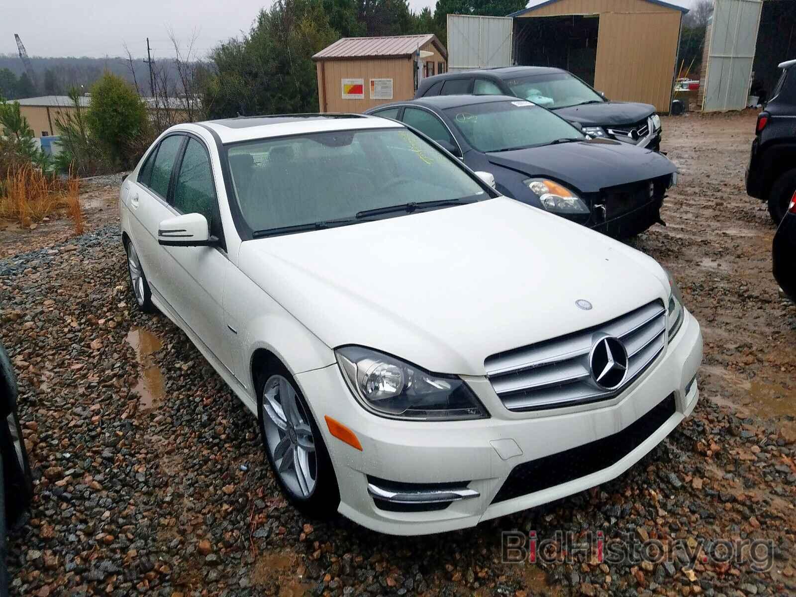 Photo WDDGF4HB1CR231750 - MERCEDES-BENZ C CLASS 2012