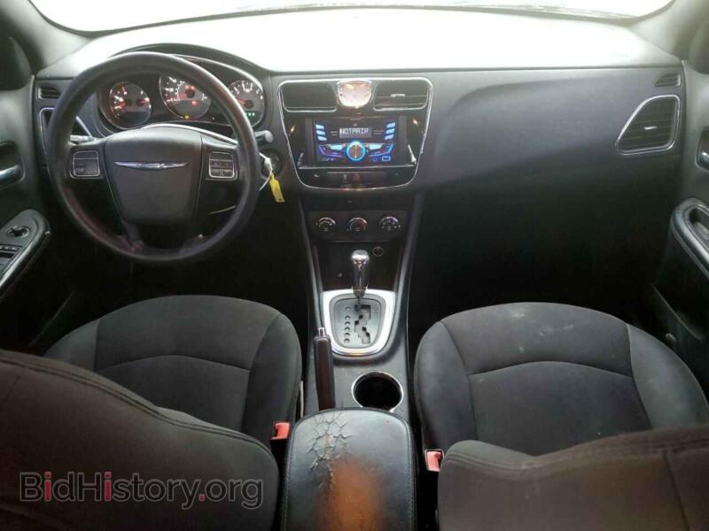 2013 Chrysler 200 (VIN 1C3CCBAB4DN696438) — photo 8 of 15