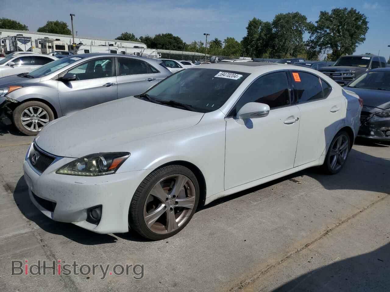 Photo JTHBE5C2XB5028140 - LEXUS IS 2011