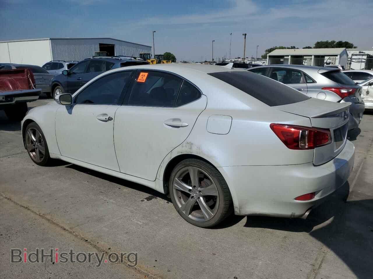 2011 LEXUS IS - VIN: JTHBE5C2XB5028140 - Фото 2
