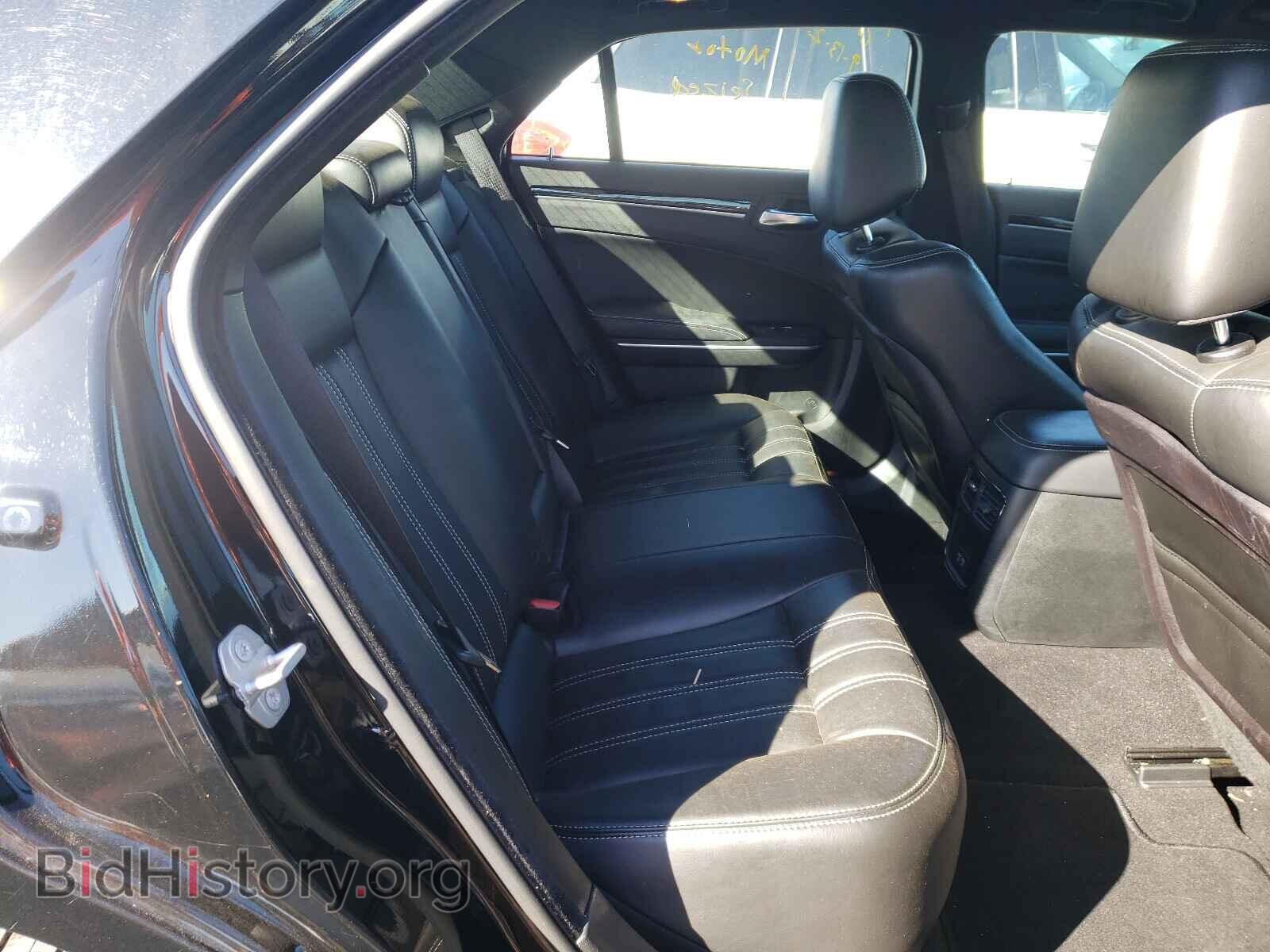 2019 CHRYSLER 300 - VIN: 2C3CCABG3KH654191 - Фото 6