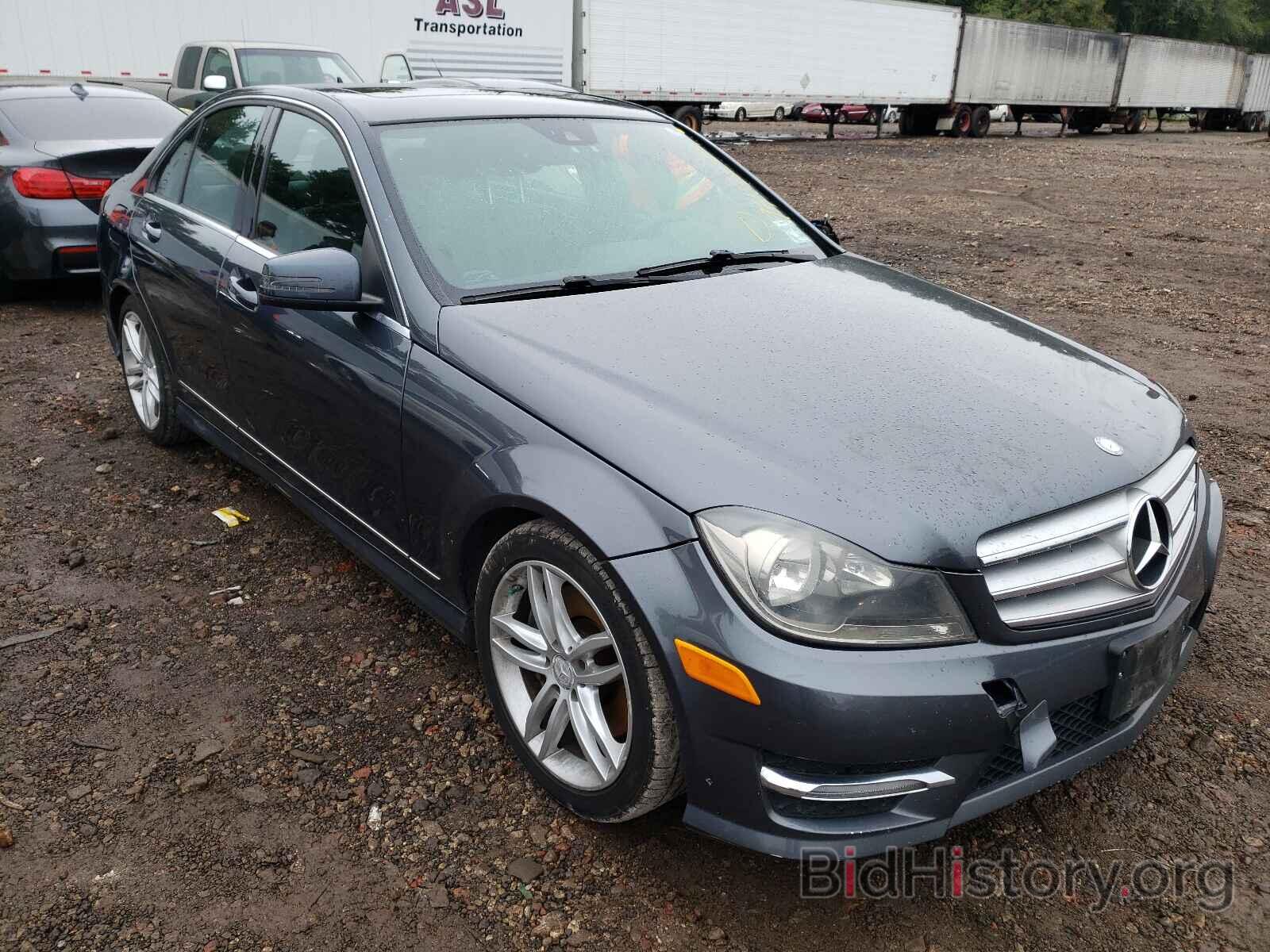 Photo WDDGF8AB5DG146943 - MERCEDES-BENZ C-CLASS 2013