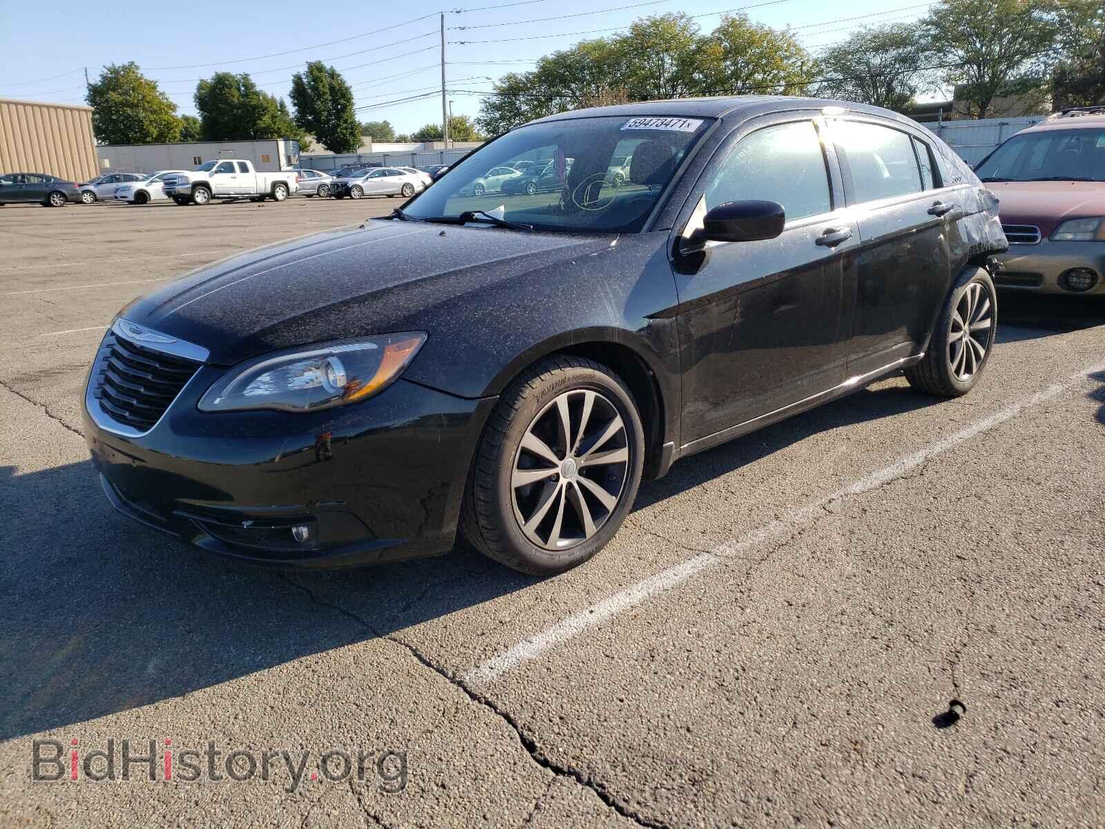 2013 CHRYSLER 200 - VIN: 1C3CCBCG8DN629768 - Фото 2