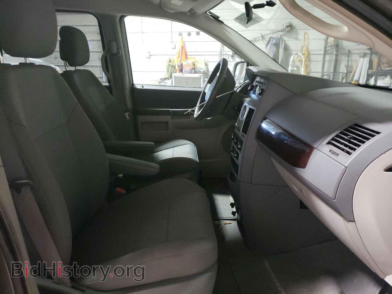 2010 CHRYSLER MINIVAN - VIN: 2A4RR2D18AR422398 - Фото 5