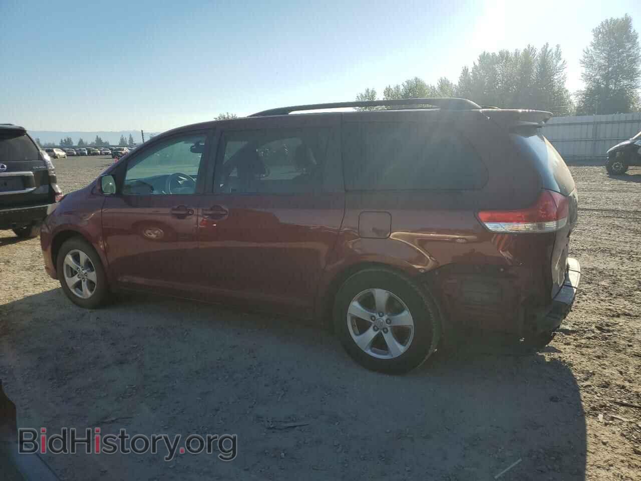 2011 TOYOTA All Models - VIN: 5TDKK3DC9BS111137 - Фото 2