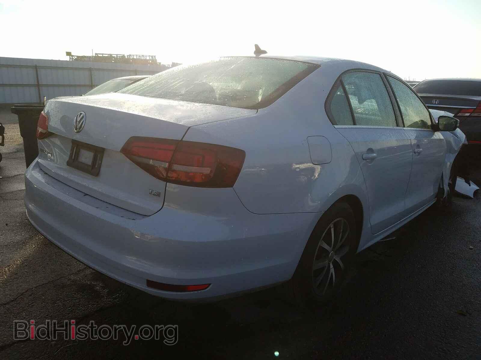 2017 VOLKSWAGEN JETTA - VIN: 3VWDB7AJ0HM278981 - Фото 4