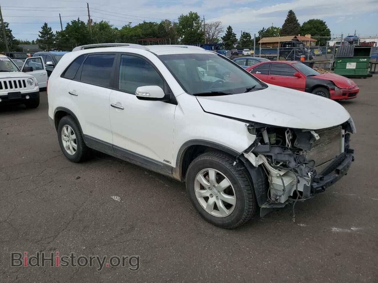 2011 KIA SORENTO - VIN: 5XYKTDA16BG044208 - Фото 4