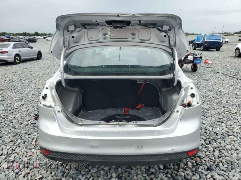 2012 Ford FOCUS (VIN 1FAHP3F22CL294292) — photo 6 of 15