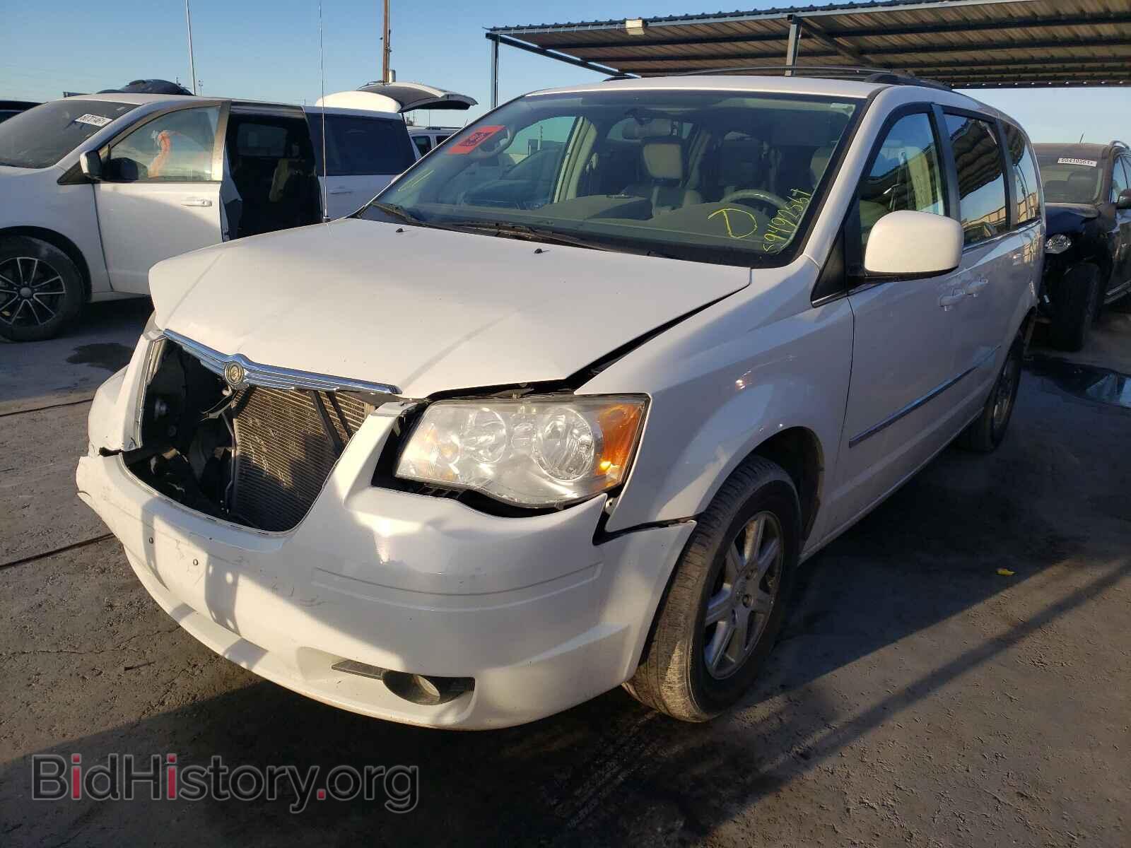 2010 CHRYSLER MINIVAN - VIN: 2A4RR5D14AR235175 - Фото 2