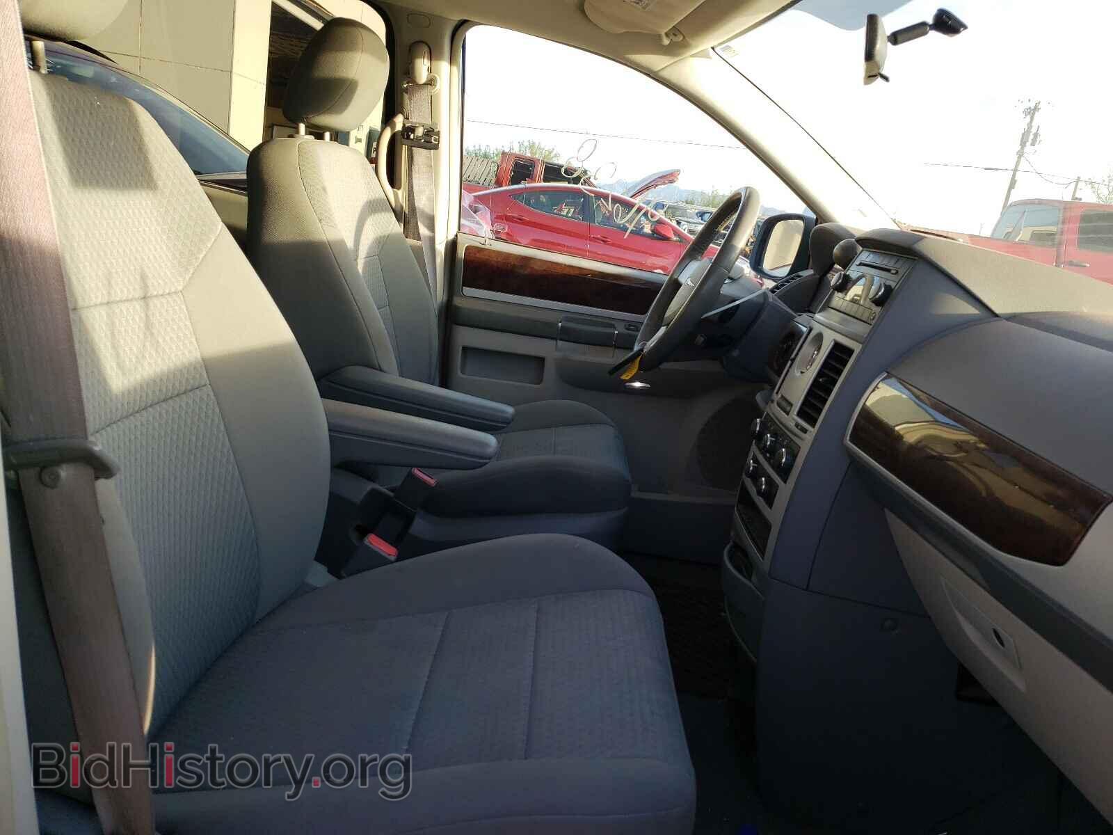 2010 CHRYSLER MINIVAN - VIN: 2A4RR5D14AR235175 - Фото 5