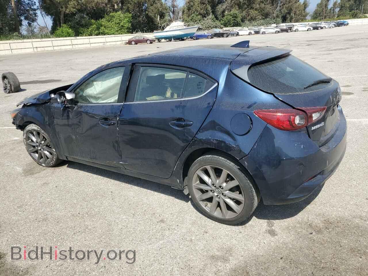 2018 MAZDA 3 - VIN: 3MZBN1L35JM215293 - Фото 2