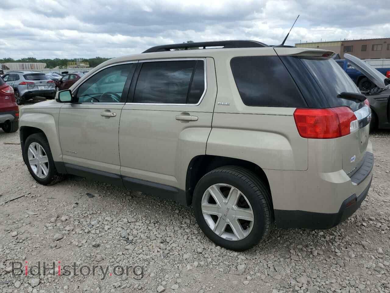 2011 GMC TERRAIN - VIN: 2CTALSEC4B6379108 - Photo 2
