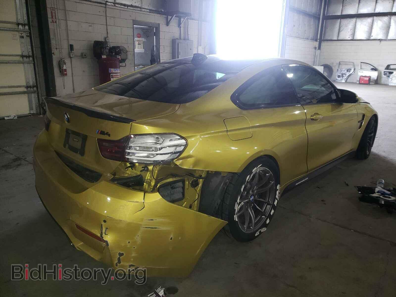 2015 BMW M4 - VIN: WBS3R9C59FK330367 - Фото 4
