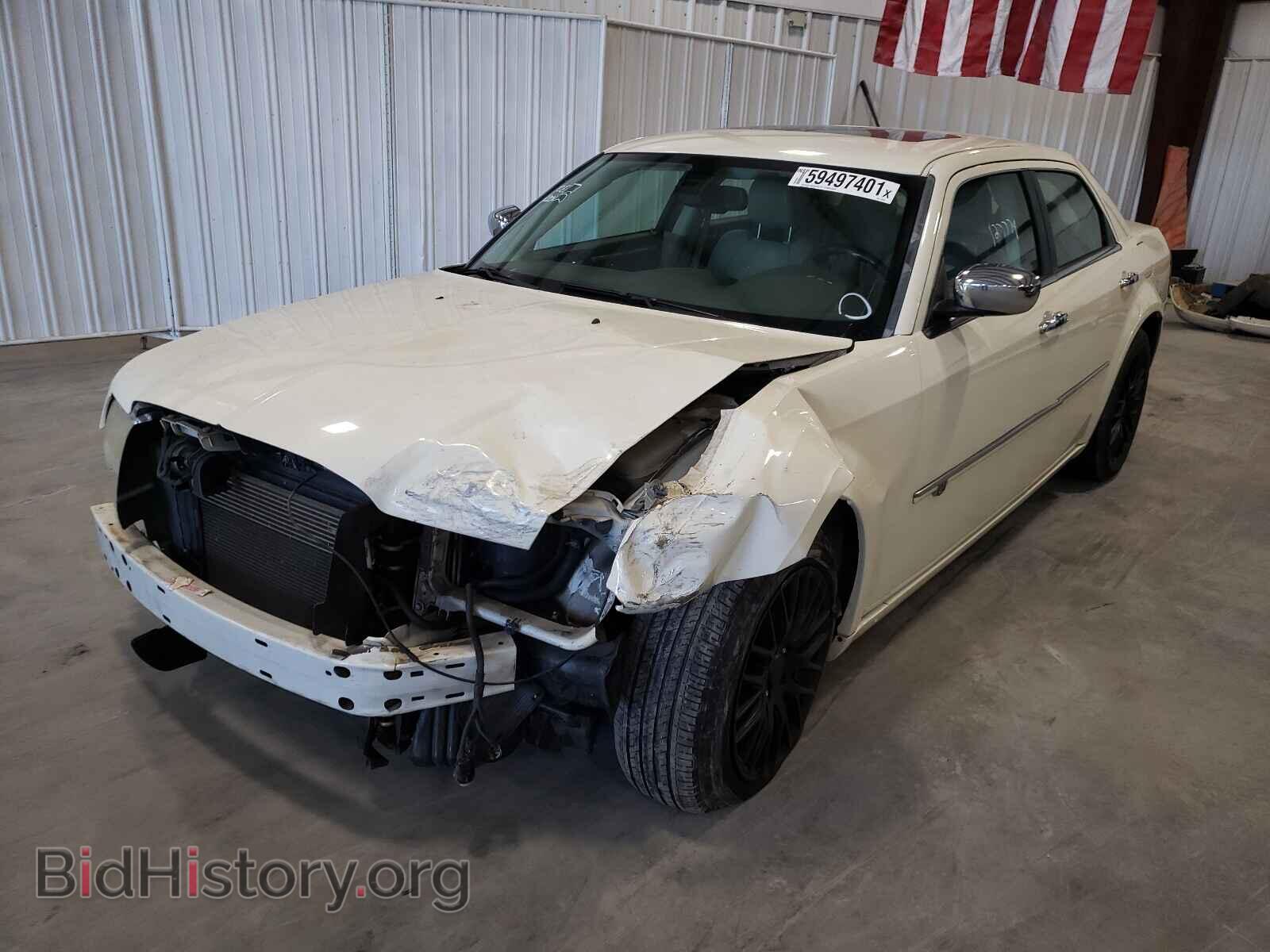 2010 CHRYSLER 300 - VIN: 2C3CA6CT6AH126366 - Фото 2