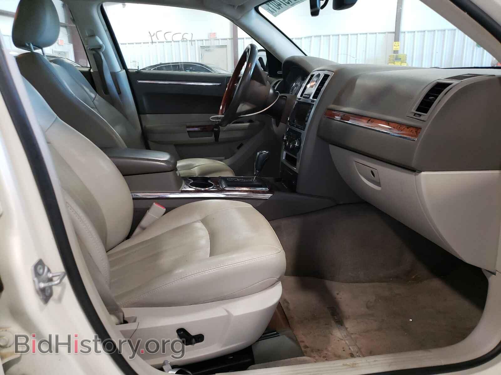 2010 CHRYSLER 300 - VIN: 2C3CA6CT6AH126366 - Фото 5