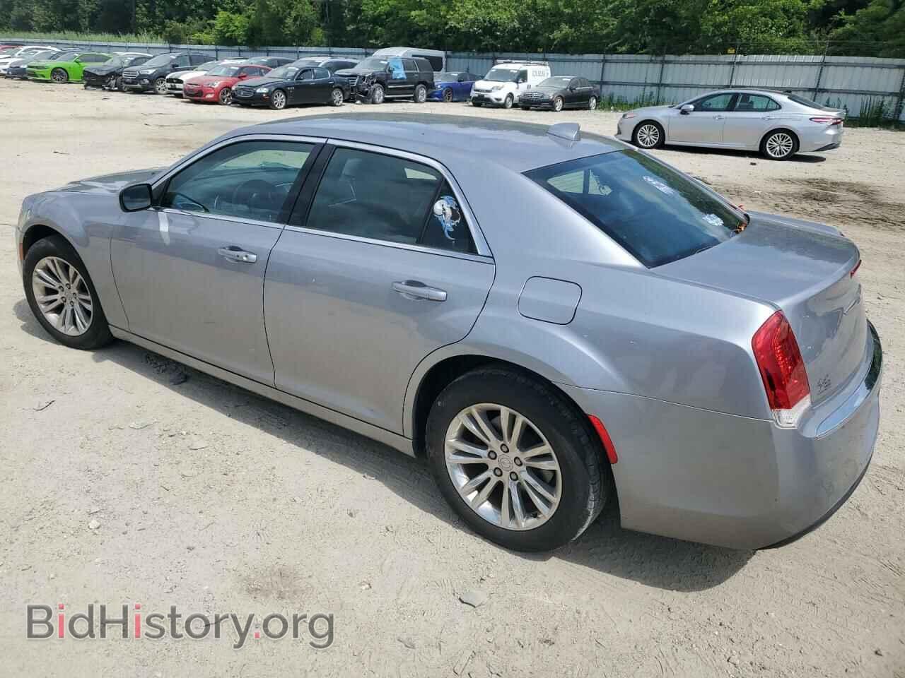 2016 CHRYSLER 300 - VIN: 2C3CCAAG0GH295634 - Фото 2