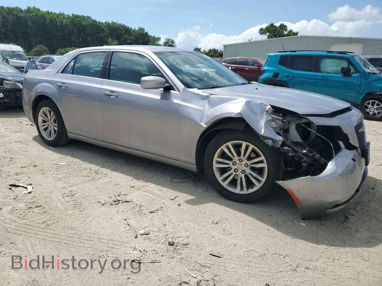 2016 CHRYSLER 300 - VIN: 2C3CCAAG0GH295634 - Фото 4