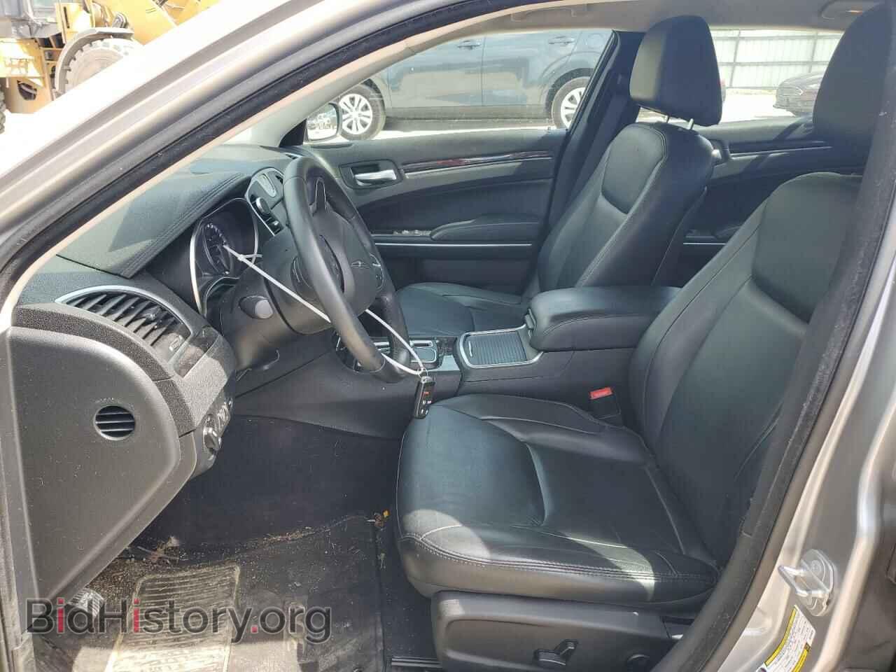 2016 CHRYSLER 300 - VIN: 2C3CCAAG0GH295634 - Фото 7