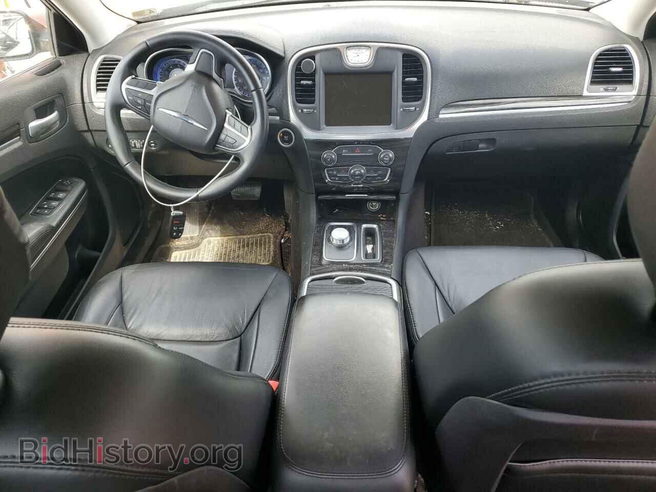 2016 CHRYSLER 300 - VIN: 2C3CCAAG0GH295634 - Фото 8