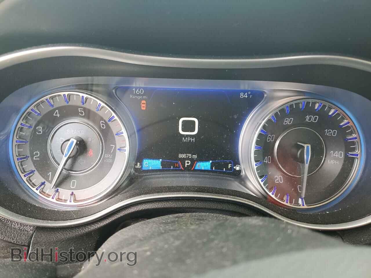 2016 CHRYSLER 300 - VIN: 2C3CCAAG0GH295634 - Фото 9