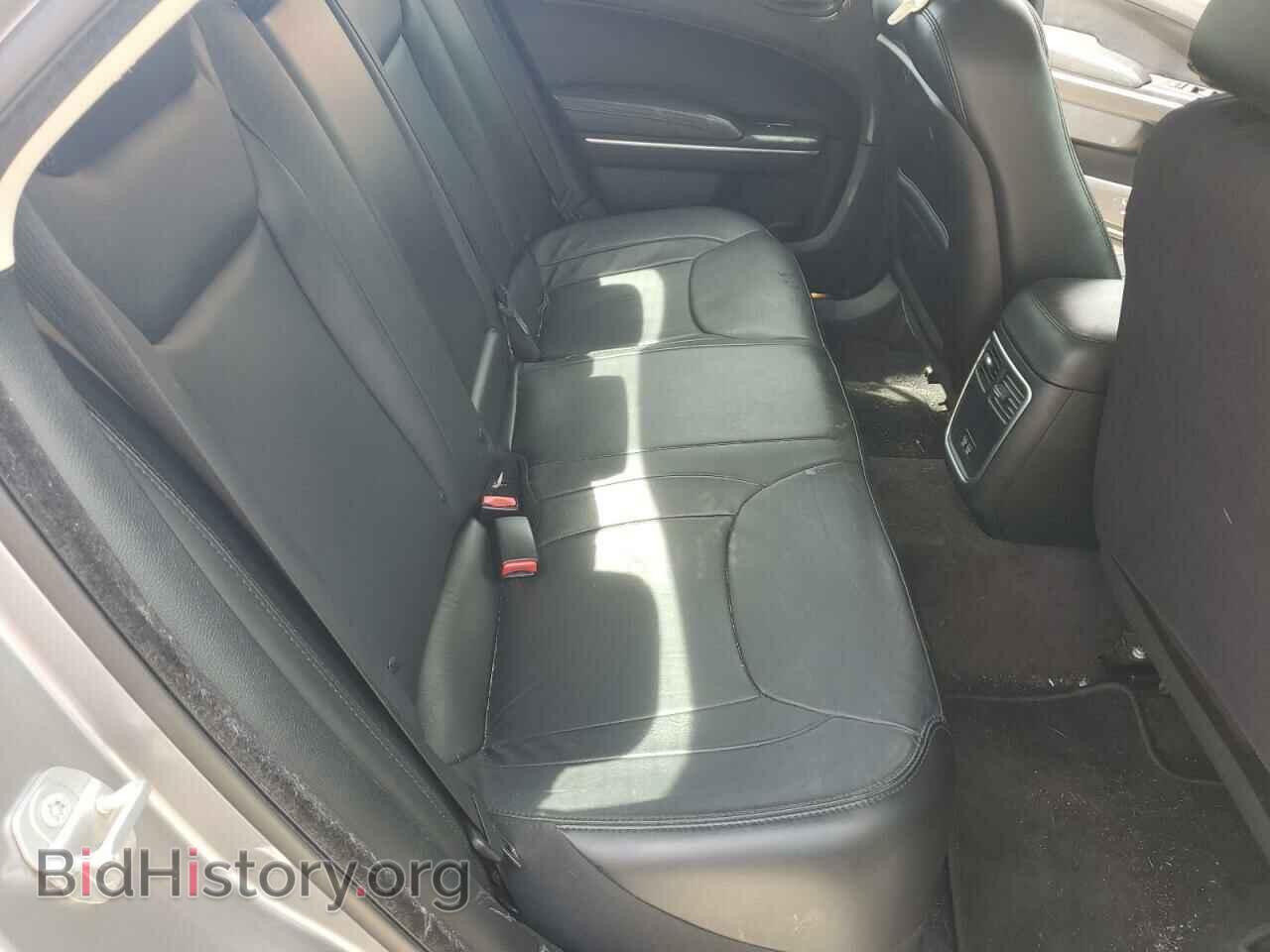 2016 CHRYSLER 300 - VIN: 2C3CCAAG0GH295634 - Фото 10