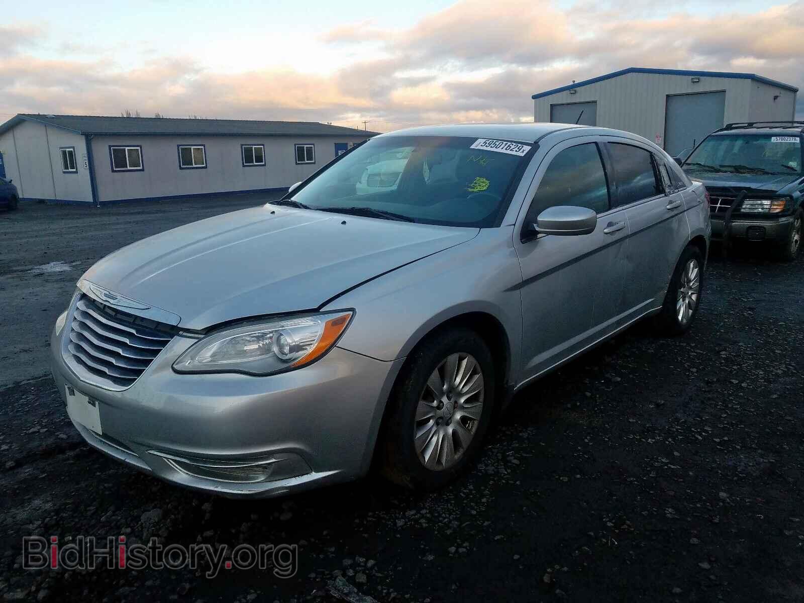 2012 CHRYSLER 200 - VIN: 1C3CCBAB0CN295564 - Фото 2