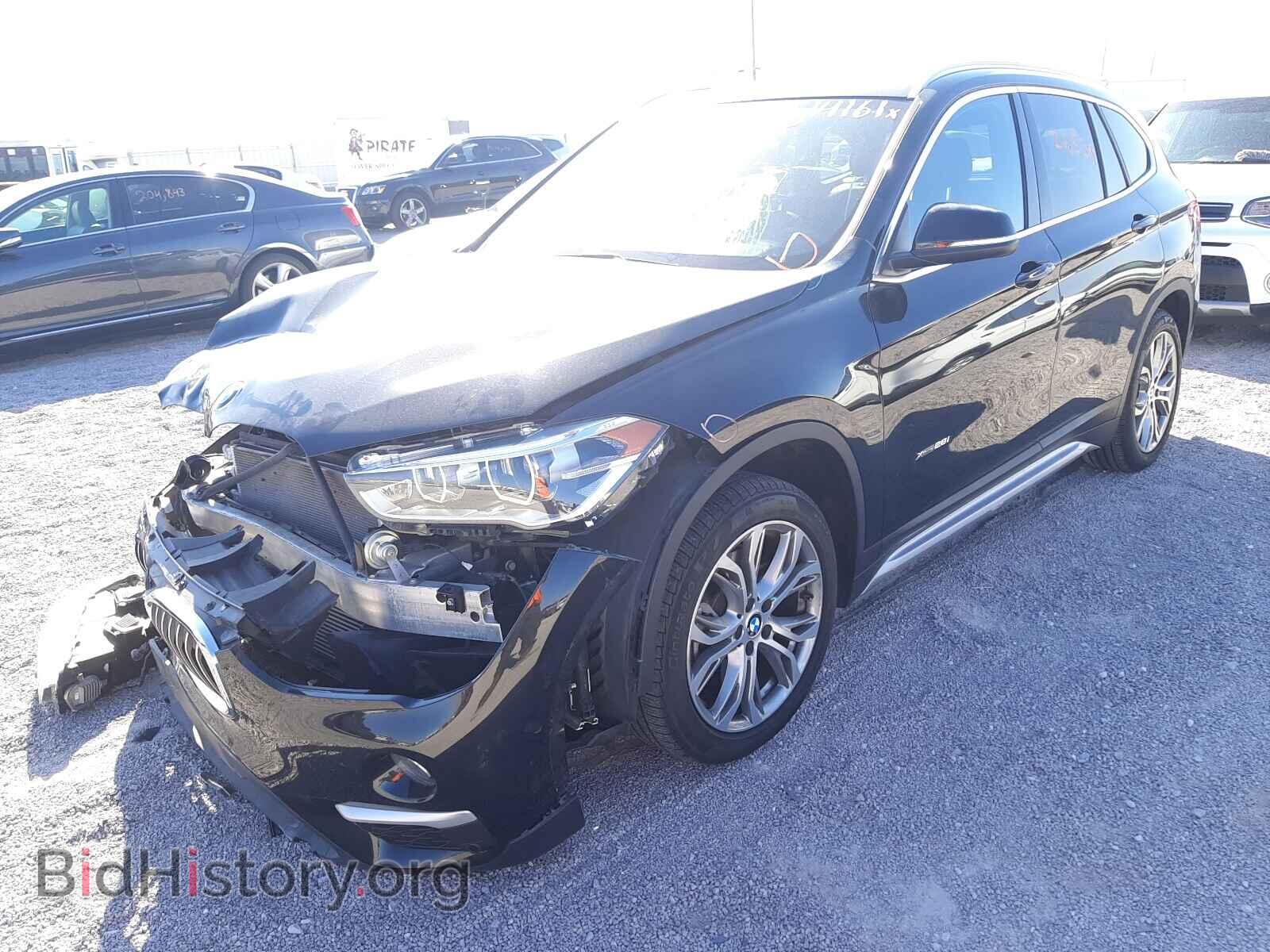 2017 BMW X1 - VIN: WBXHT3Z30H4A57821 - Фото 2