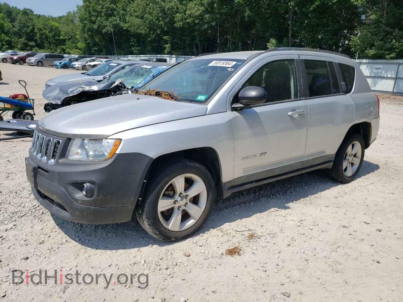 Photo 1J4NF1FB5BD222896 - JEEP COMPASS 2011
