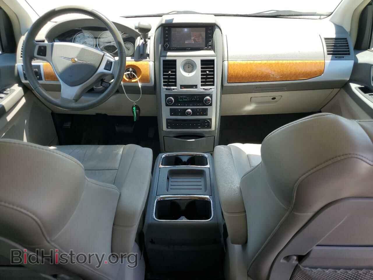 2008 CHRYSLER MINIVAN - VIN: 2A8HR64X18R718217 - Фото 8