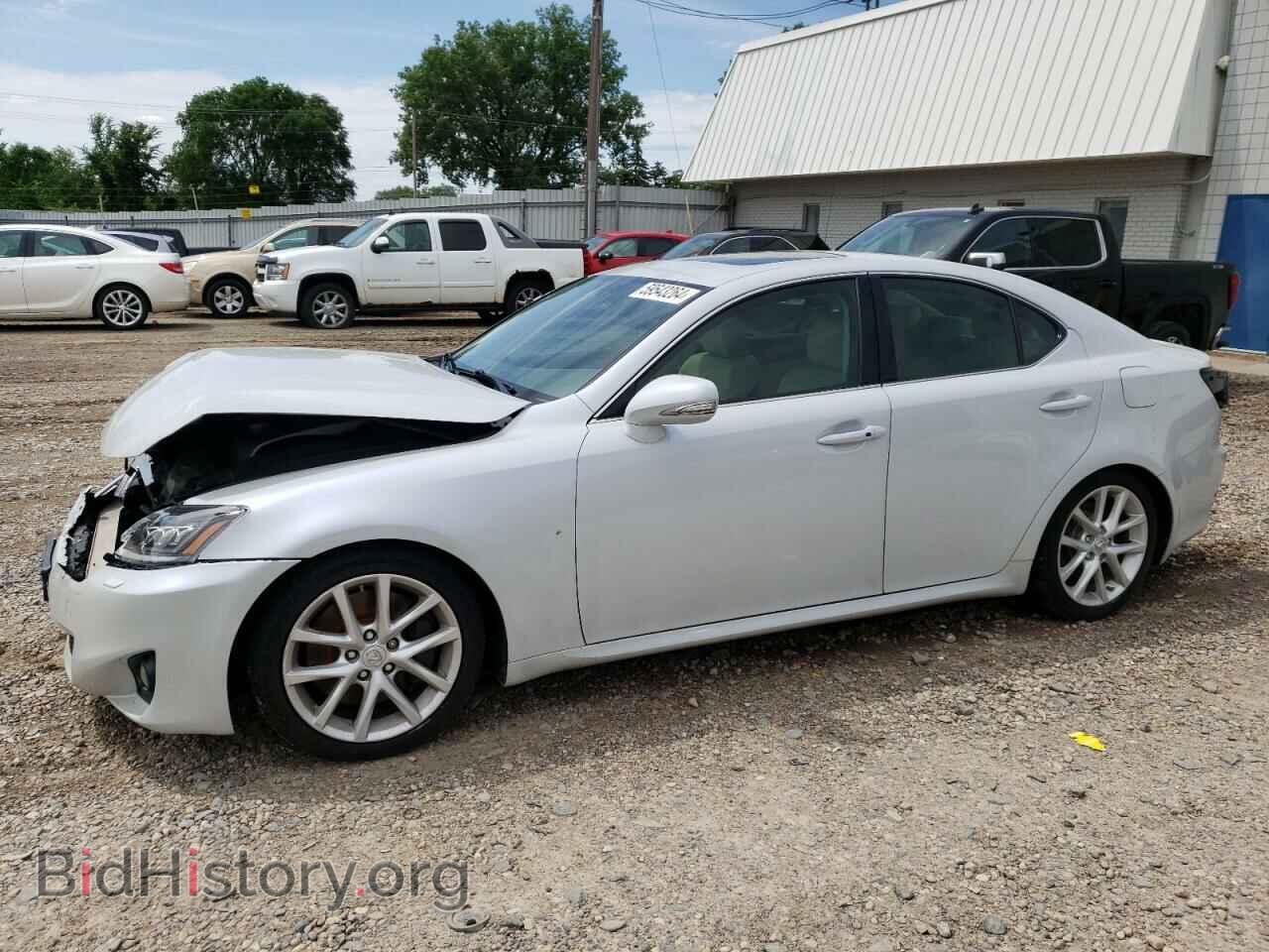 Photo JTHCE5C24B5000757 - LEXUS IS 2011