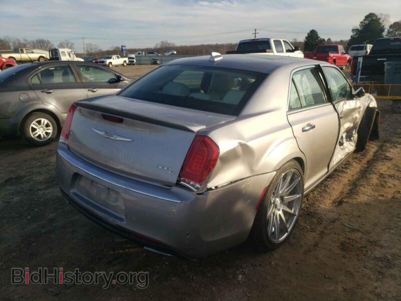 2017 Chrysler 300 (VIN 2C3CCAEG8HH663103) — photo 4 of 10