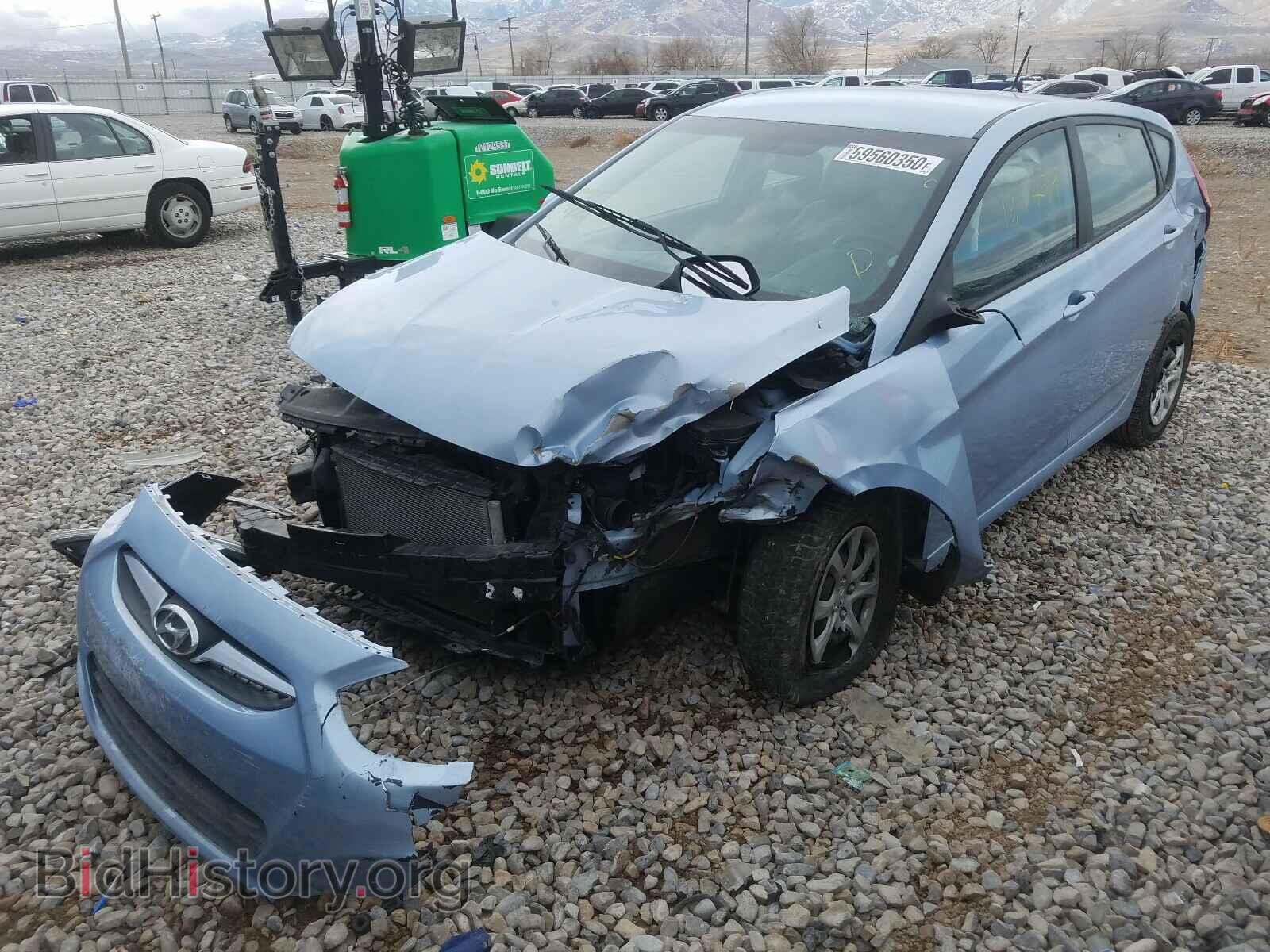 2013 HYUNDAI ACCENT - VIN: KMHCT5AE3DU131607 - Фото 2