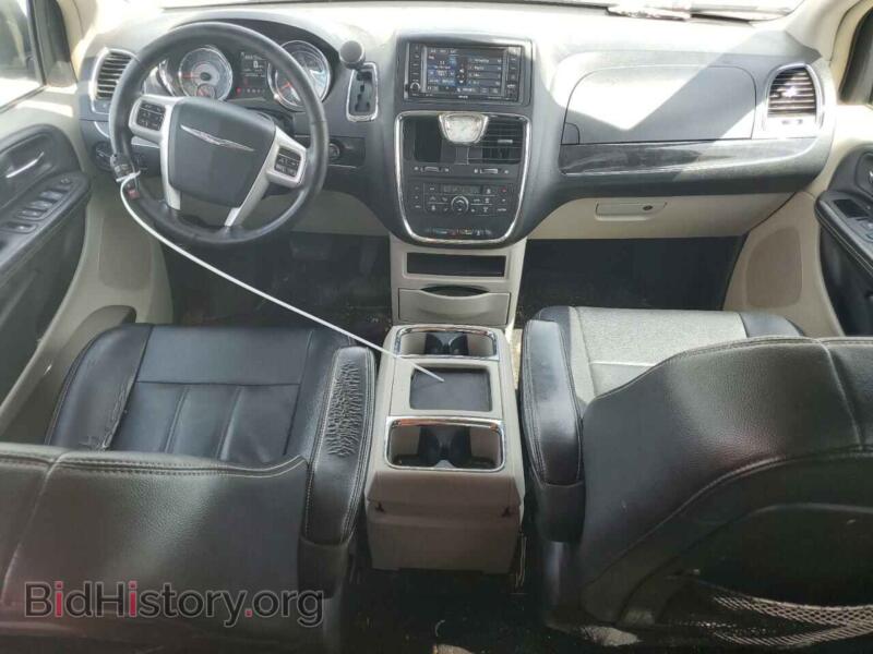2016 Chrysler MINIVAN (VIN 2C4RC1BG0GR304850) — photo 8 of 13