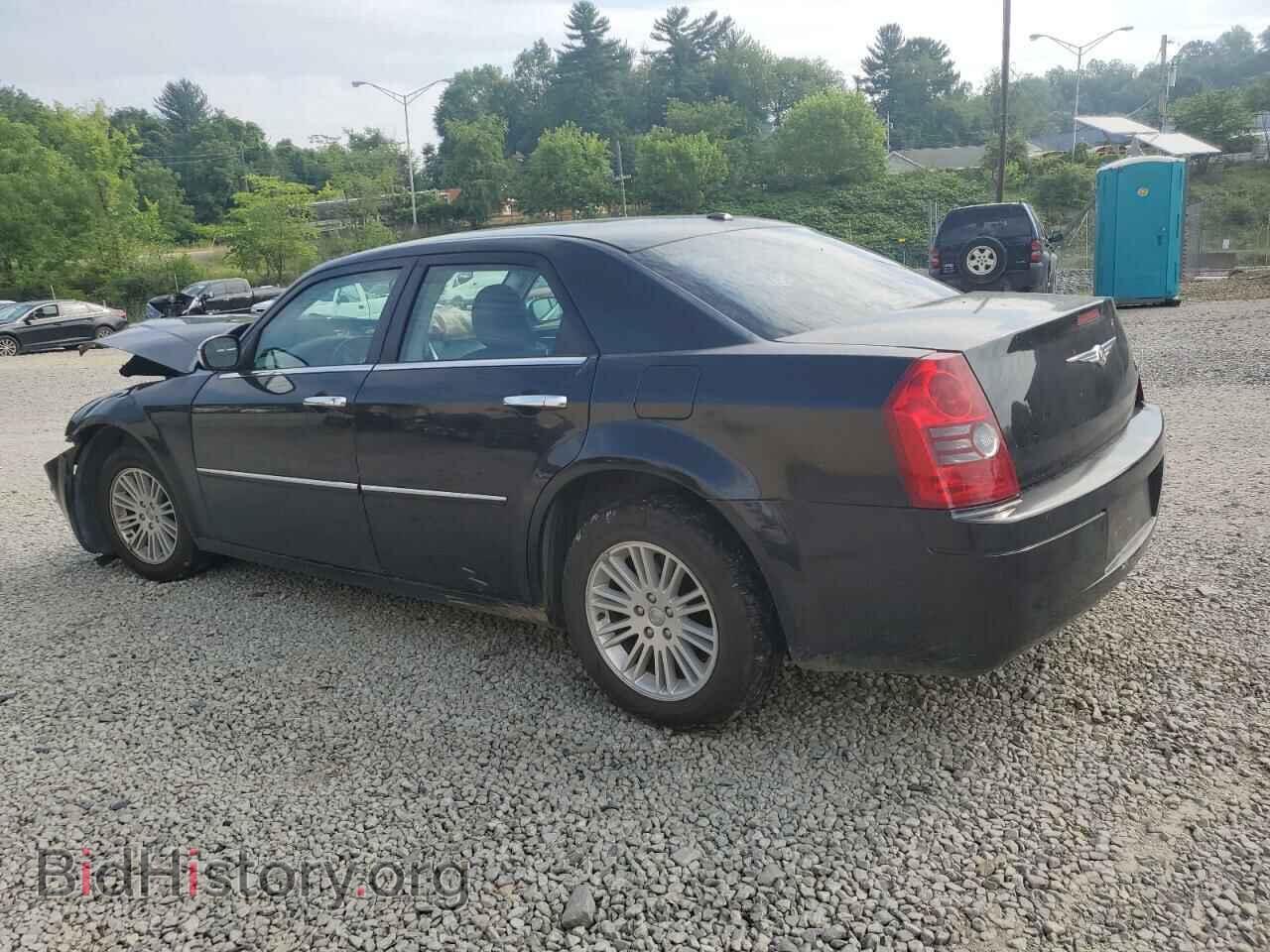 2010 CHRYSLER 300 - VIN: 2C3CA5CV0AH212932 - Фото 2