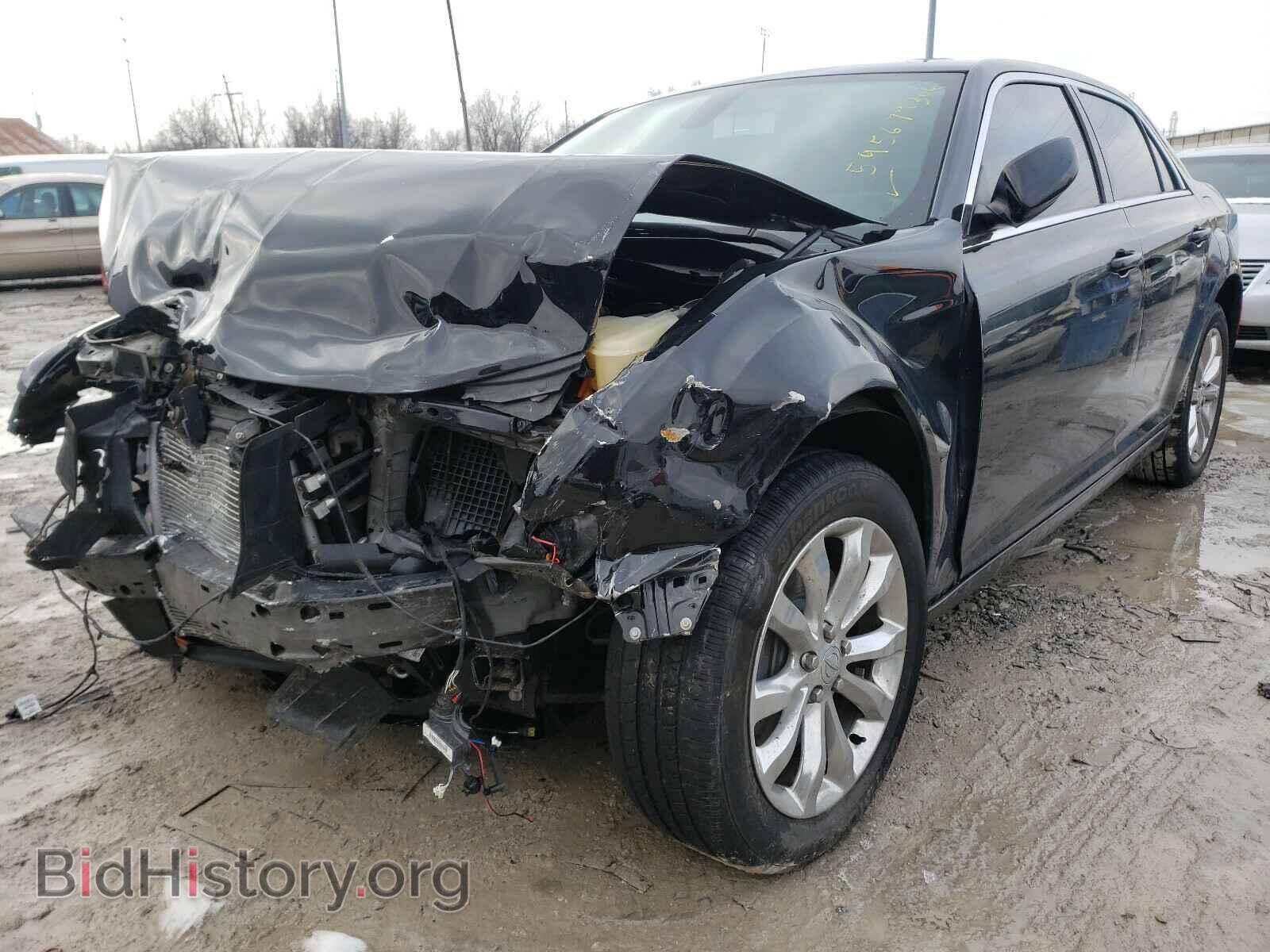 2016 CHRYSLER 300 - VIN: 2C3CCARG8GH165802 - Фото 2