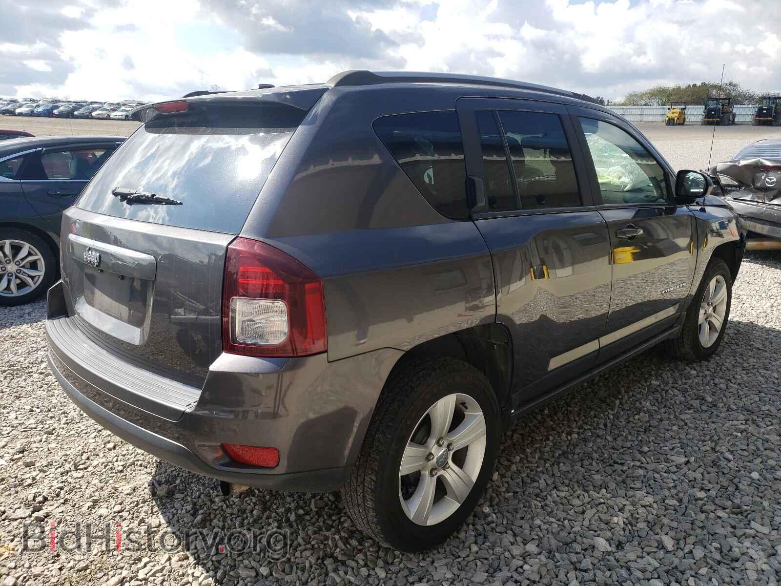 2016 JEEP COMPASS - VIN: 1C4NJCBA5GD568497 - Фото 4