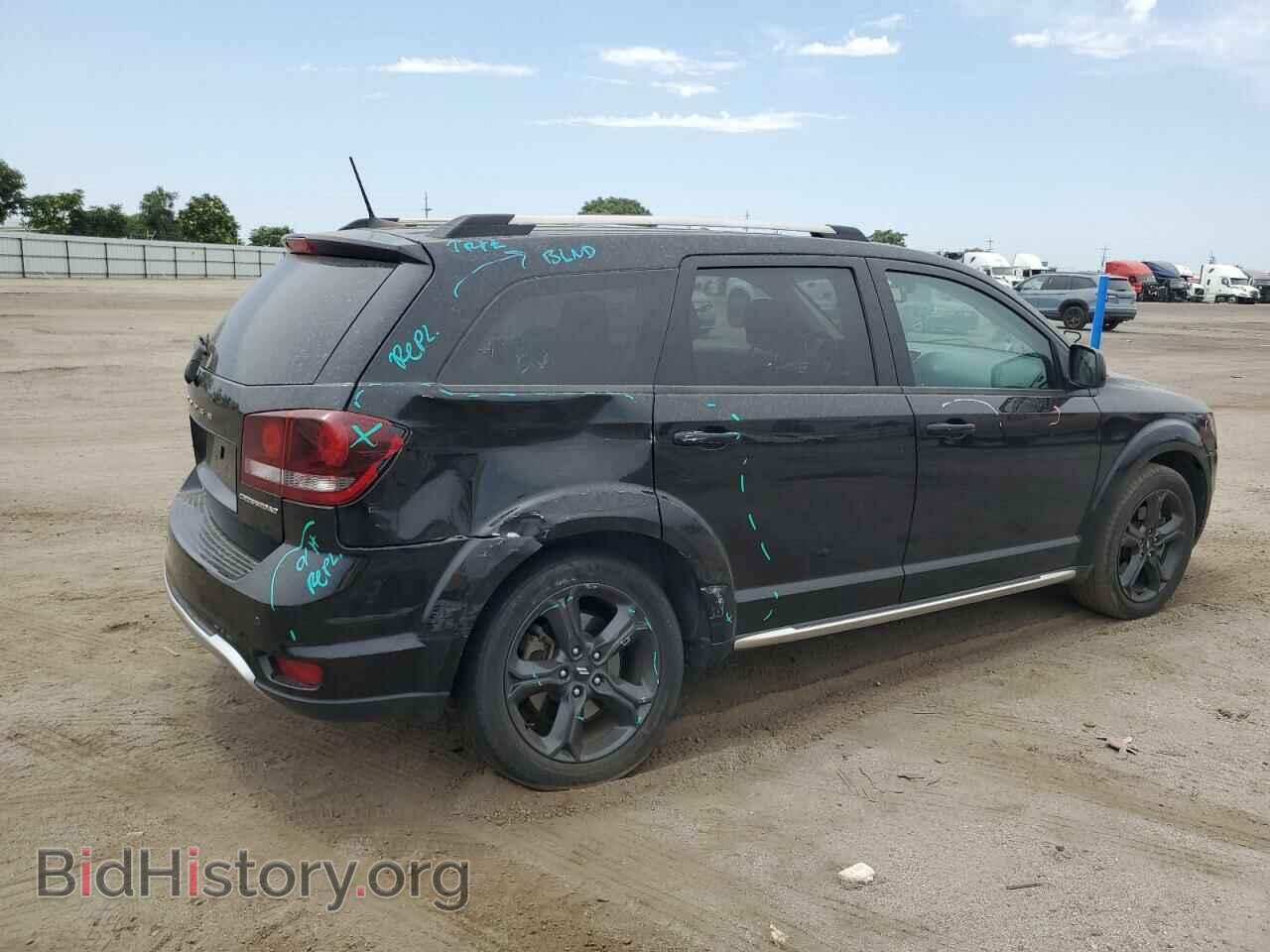 2020 DODGE JOURNEY - VIN: 3C4PDCGB2LT273010 - Фото 3
