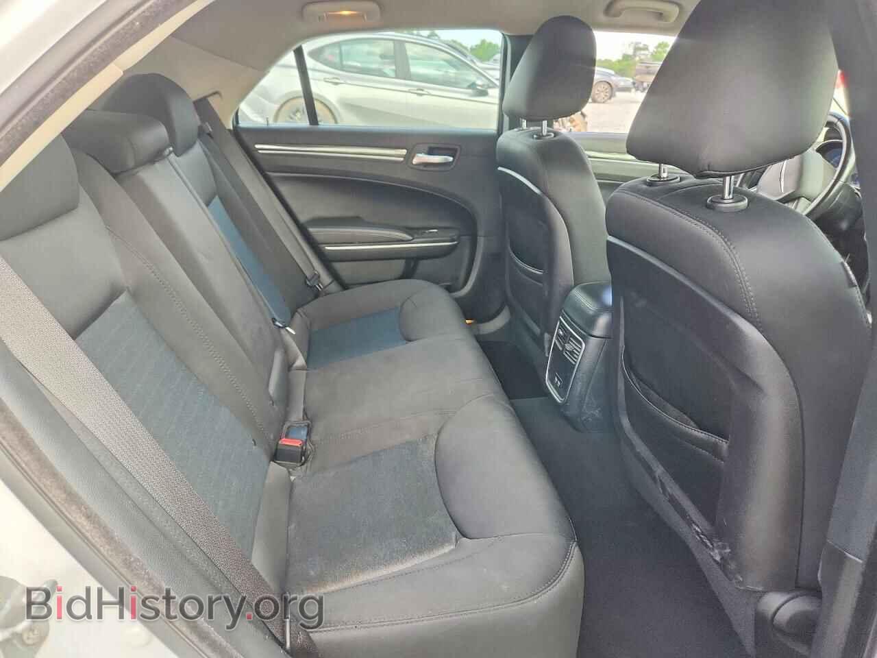 2019 CHRYSLER 300 - VIN: 2C3CCAAG4KH733189 - Фото 10