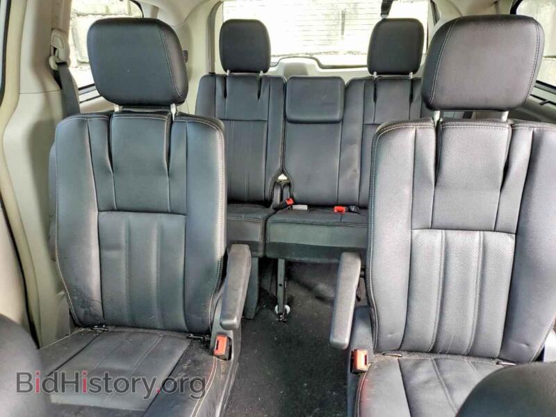 2016 Chrysler MINIVAN (VIN 2C4RC1CG0GR200809) — photo 10 of 16