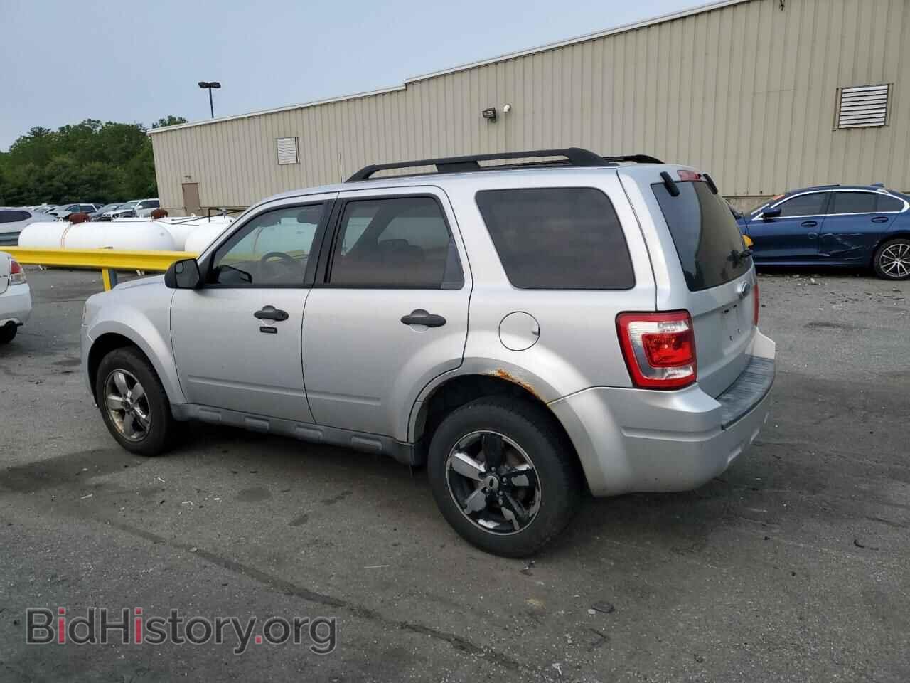 2011 FORD ESCAPE - VIN: 1FMCU0D74BKA71715 - Фото 2