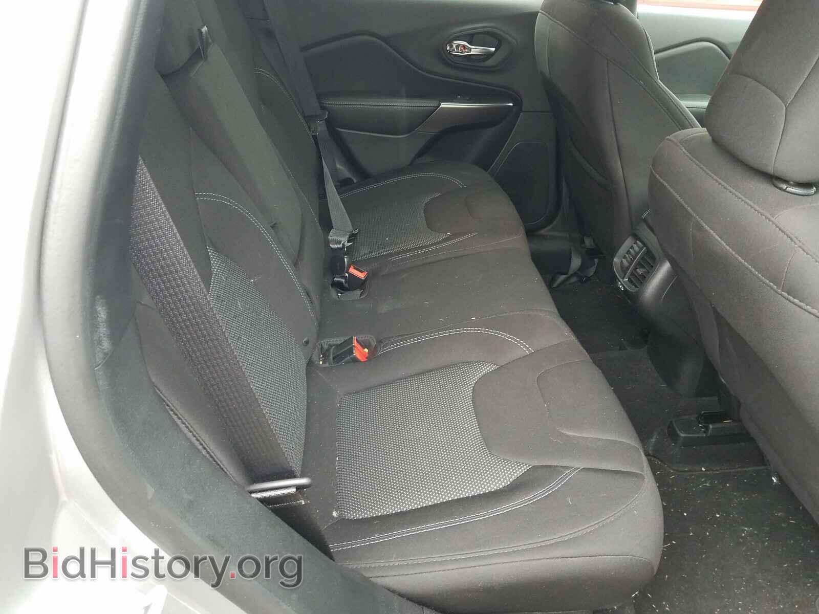 2019 JEEP CHEROKEE - VIN: 1C4PJLCB1KD470026 - Фото 6