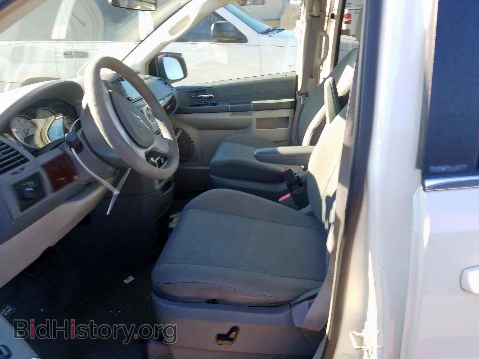 2010 CHRYSLER TOWN & COU - VIN: 2A4RR4DE2AR344070 - Фото 5