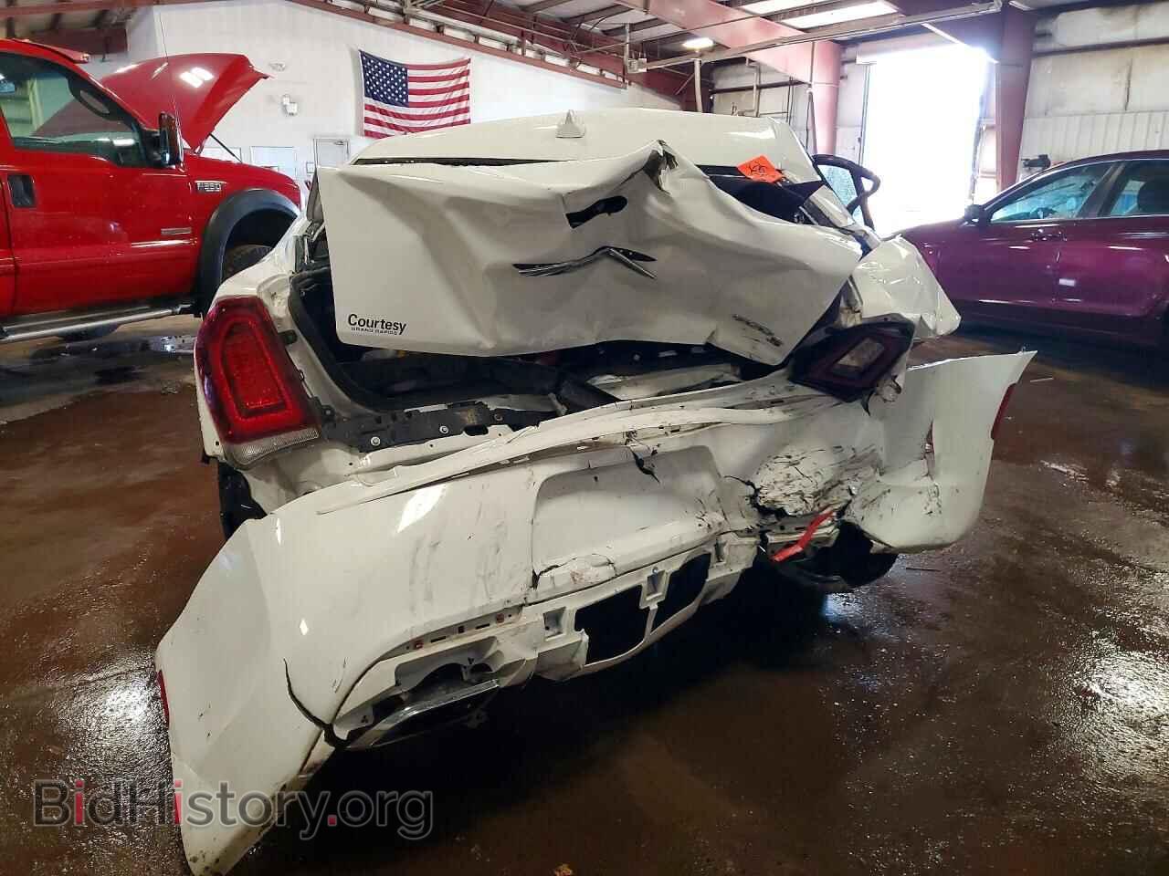 2016 CHRYSLER 300 - VIN: 2C3CCABG2GH294922 - Фото 6