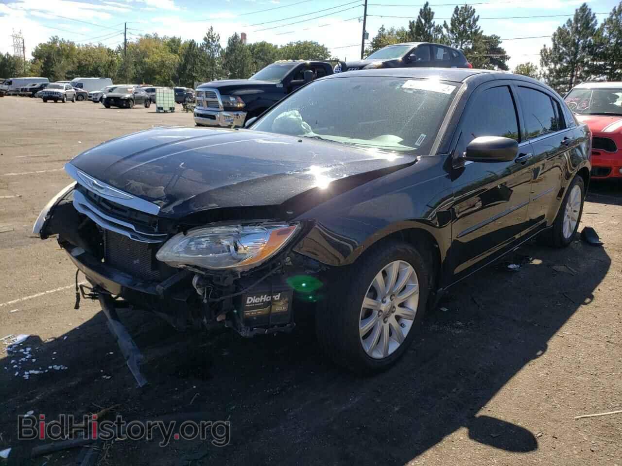 2013 CHRYSLER 200 - VIN: 1C3CCBBG7DN659877 - Фото 2