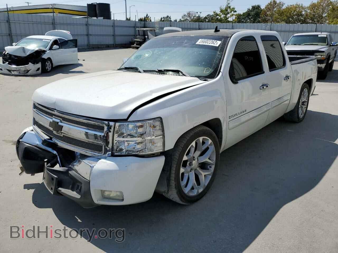 2011 CHEVROLET SILVERADO - VIN: 3GCPCSE08BG260252 - Фото 2