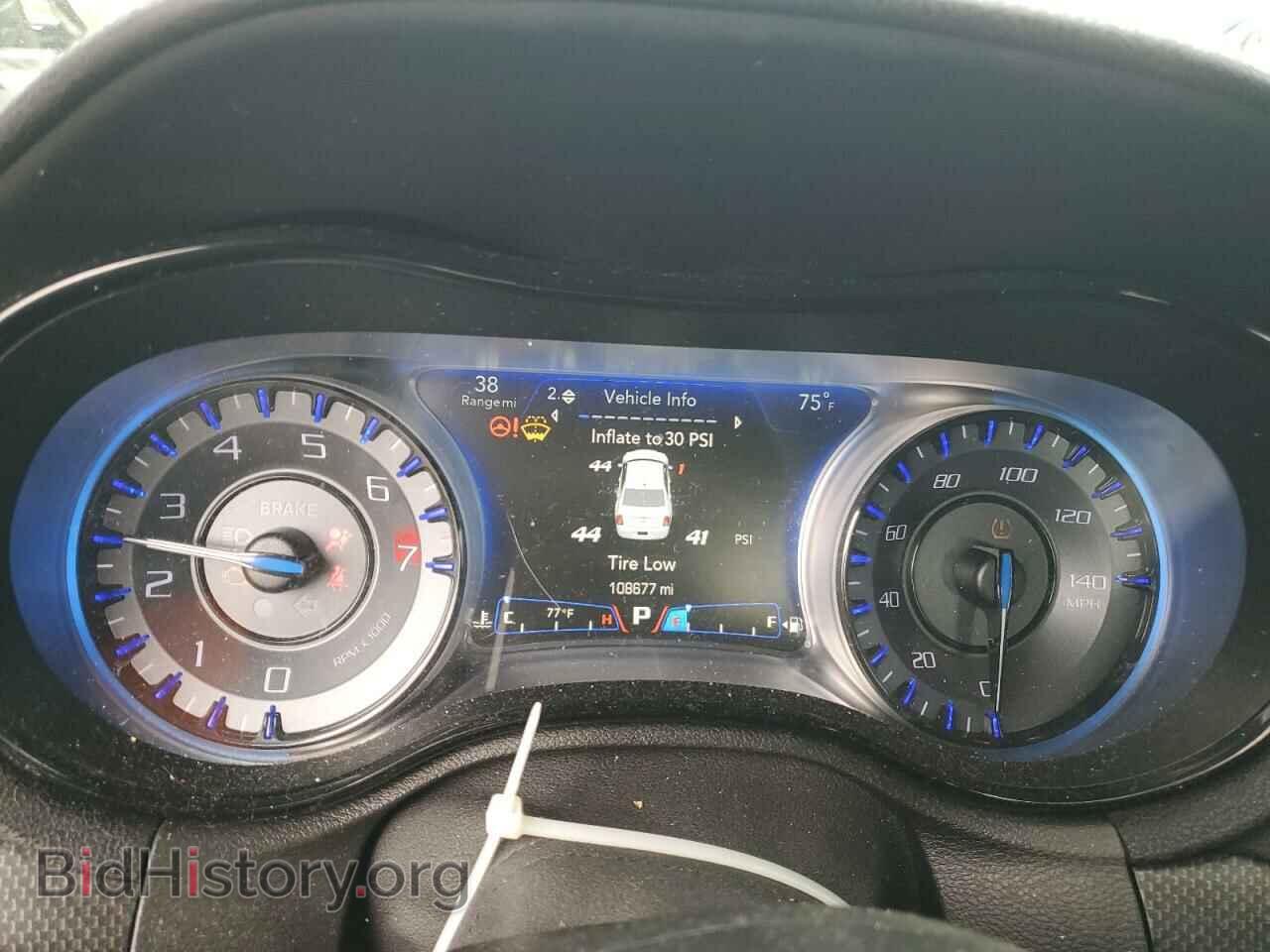 2016 CHRYSLER 300 - VIN: 2C3CCAGG0GH358691 - Фото 9