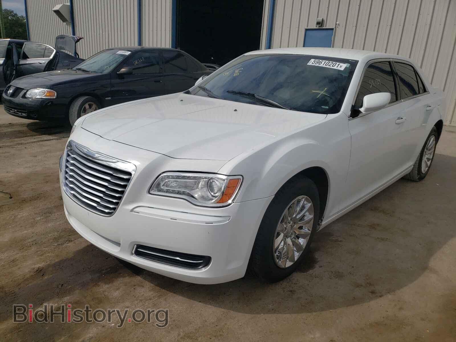2013 CHRYSLER 300 - VIN: 2C3CCAAG9DH516918 - Фото 2