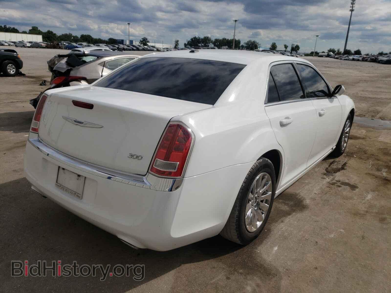 2013 CHRYSLER 300 - VIN: 2C3CCAAG9DH516918 - Фото 4
