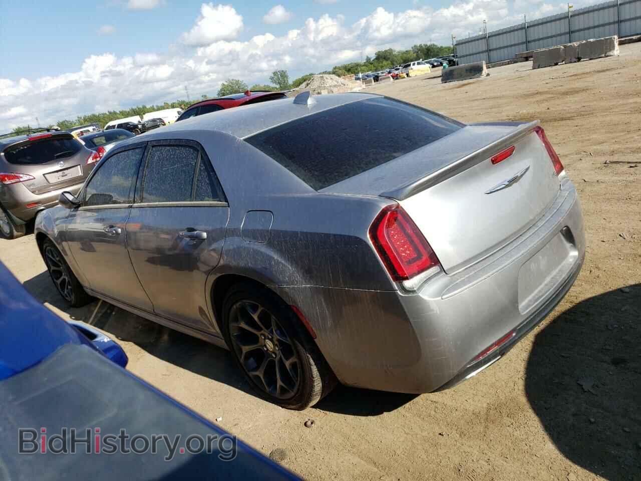 2017 CHRYSLER 300 - VIN: 2C3CCABG7HH664893 - Фото 2